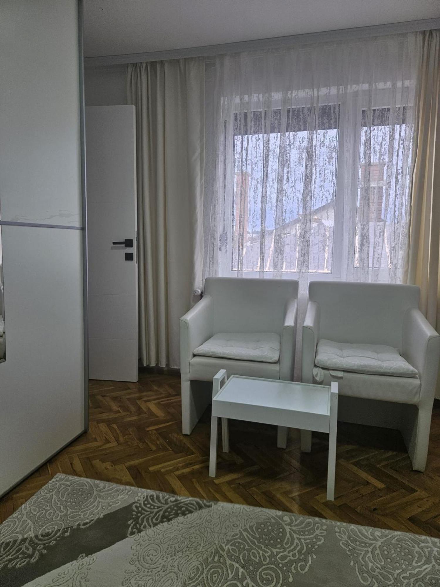 Vila Petunija Sjenica Kamer foto